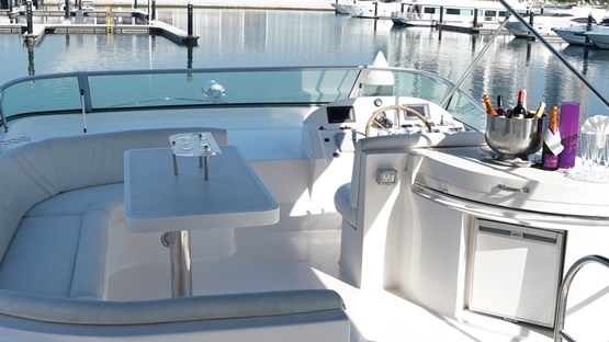 Lagoona Majesty 56ft | AED 1150/ Hour